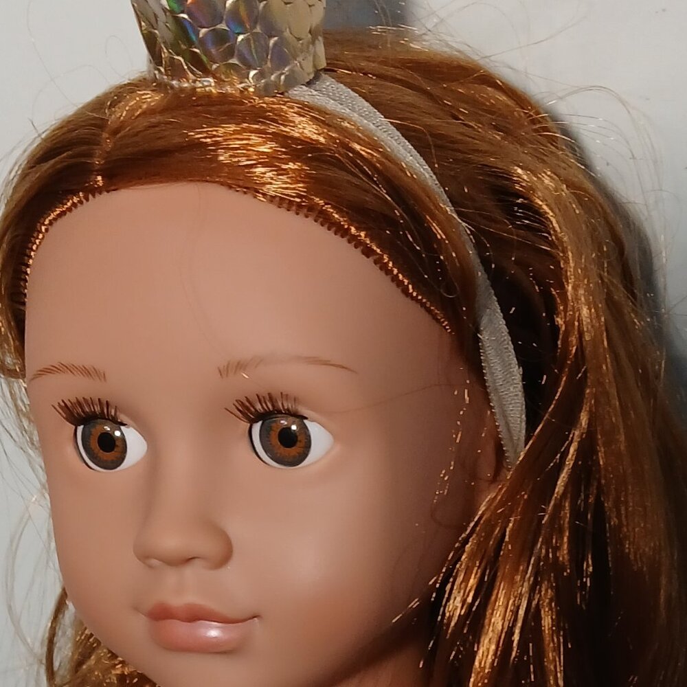 Out Generation 18 inch doll with accessories - Picture 3 of 8